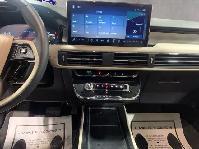 2025 Crystal White Lincoln Corsair Premiere AWD SUV