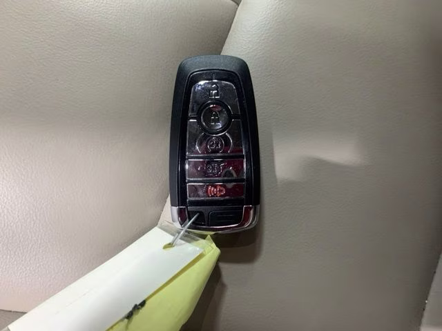 2025 Crystal White Lincoln Corsair Premiere AWD SUV