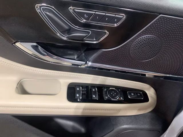 2025 Crystal White Lincoln Corsair Premiere AWD SUV