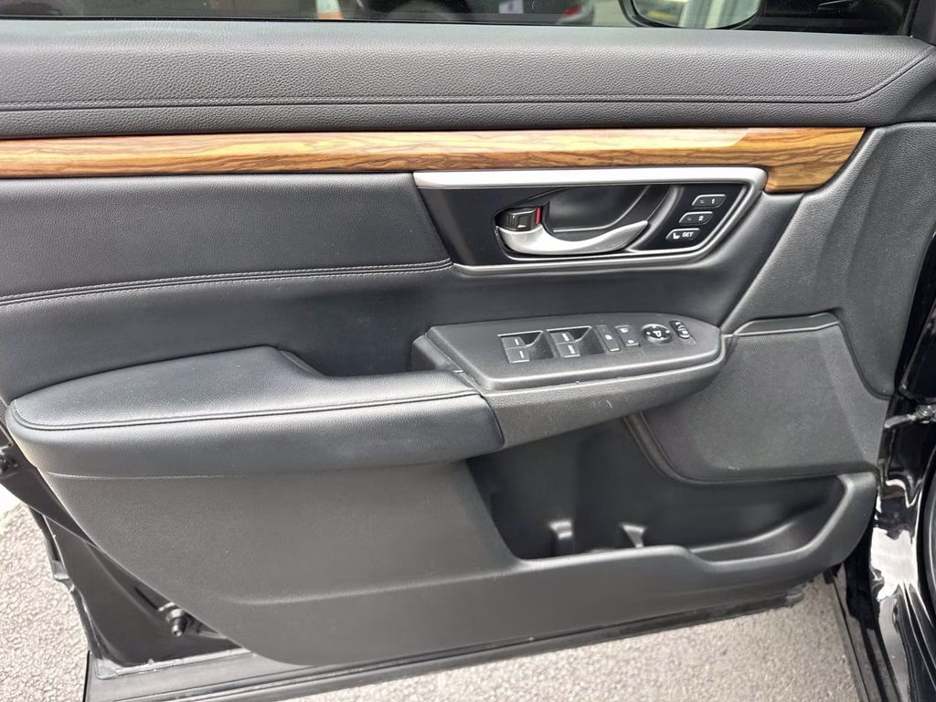 2022 Crystal Black Pearl Honda CR-V Hybrid Touring AWD SUV
