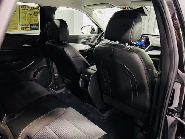 2025 Mosaic Black Metallic Chevrolet Trax LT FWD SUV