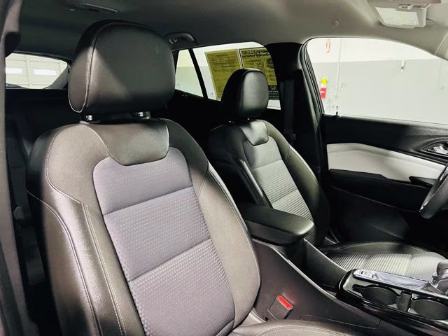 2025 Mosaic Black Metallic Chevrolet Trax LT FWD SUV