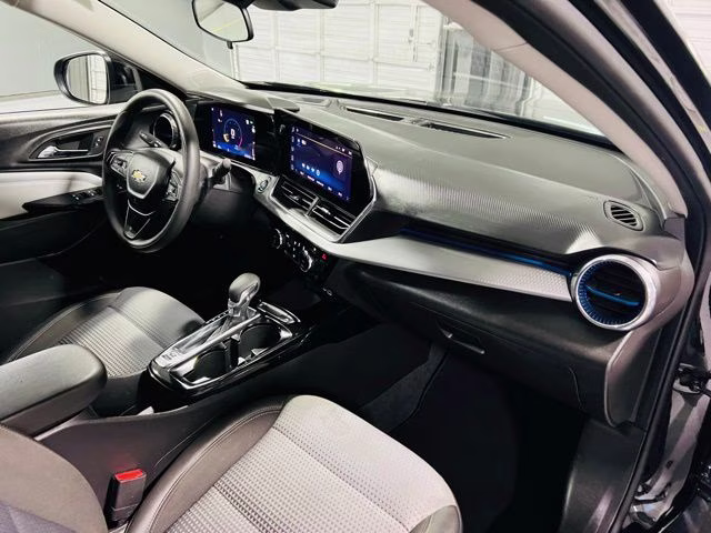 2025 Mosaic Black Metallic Chevrolet Trax LT FWD SUV