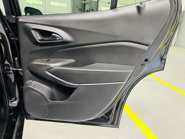2025 Mosaic Black Metallic Chevrolet Trax LT FWD SUV