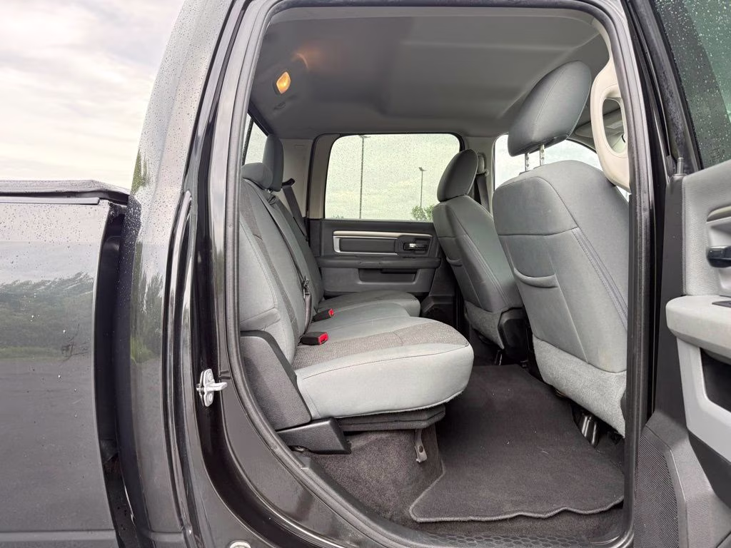 2017 Brilliant Black Crystal Pearlcoat Ram 3500 Big Horn 4X4 Truck