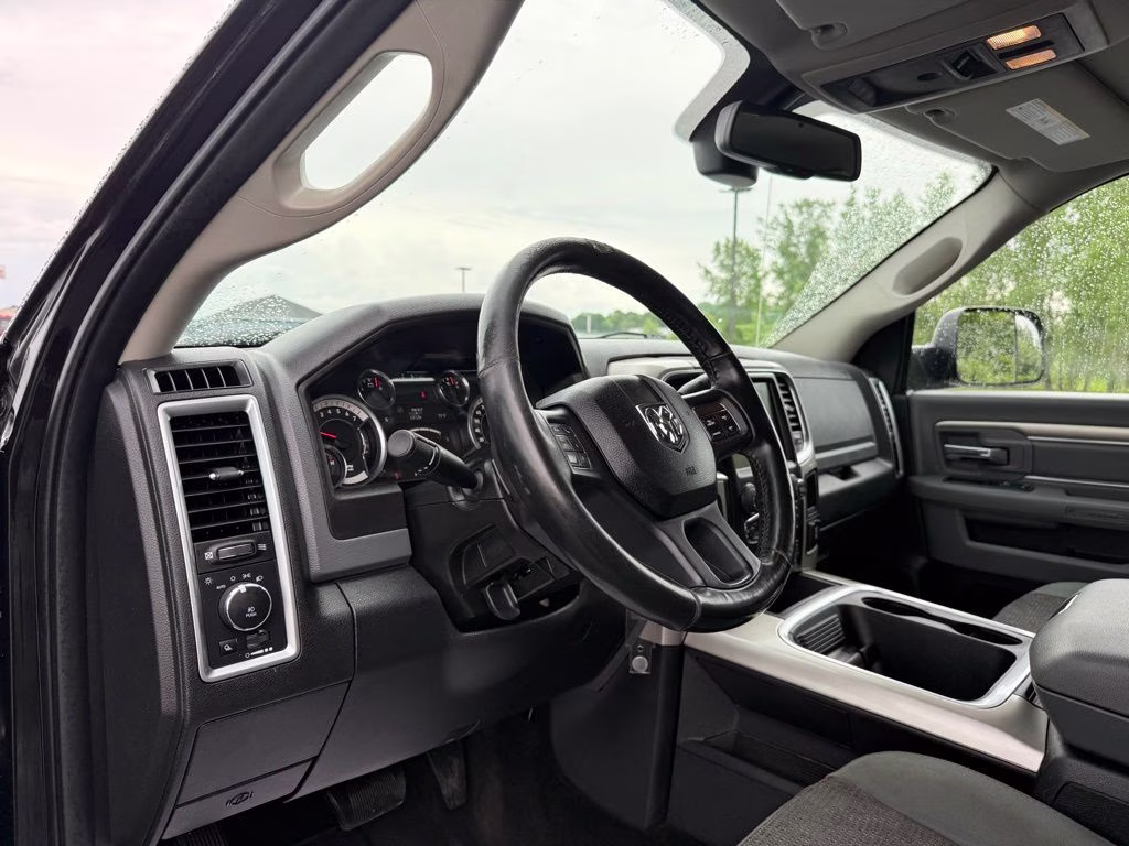 2017 Brilliant Black Crystal Pearlcoat Ram 3500 Big Horn 4X4 Truck