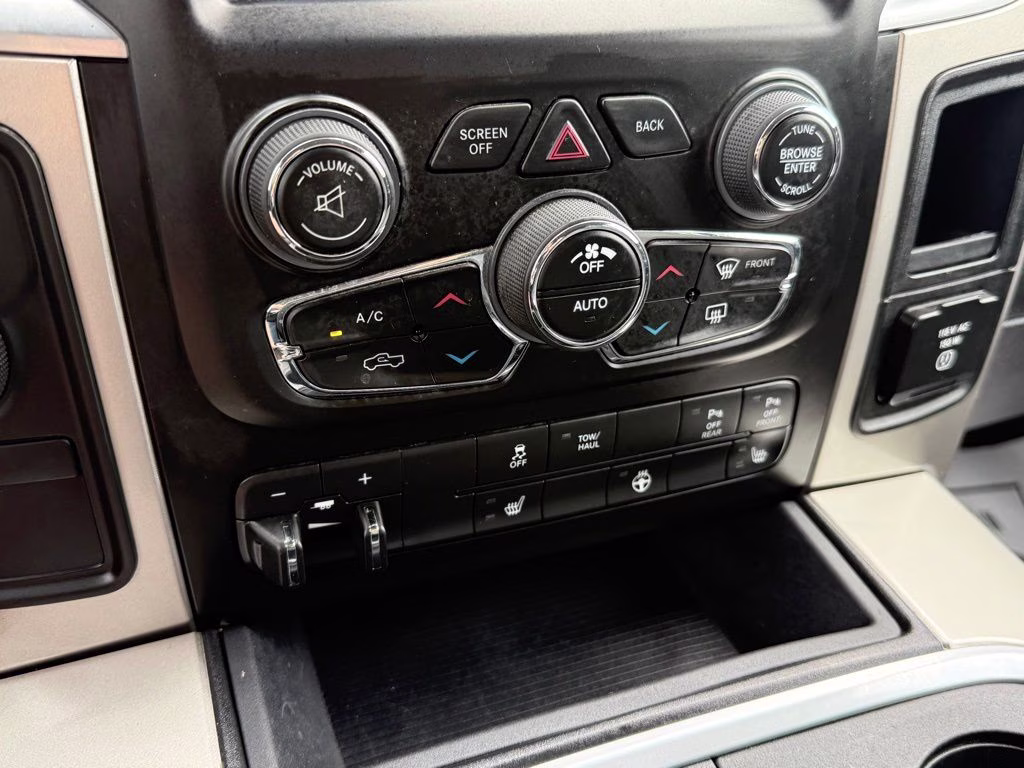2017 Brilliant Black Crystal Pearlcoat Ram 3500 Big Horn 4X4 Truck