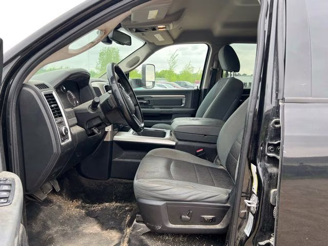 2017 Brilliant Black Crystal Pearlcoat Ram 3500 Big Horn 4X4 Truck