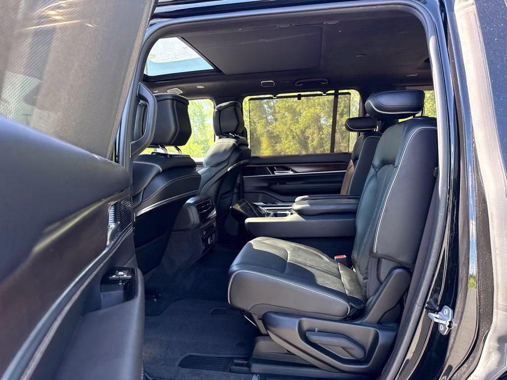 2022 Diamond Black Crystal Pearlcoat Jeep Grand Wagoneer Series II 4X4 SUV