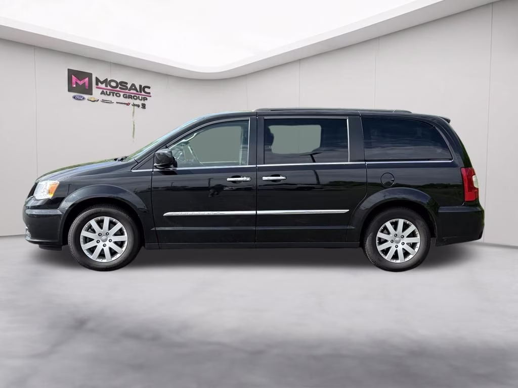 2015 Brilliant Black Crystal Pearlcoat Chrysler Town & Country Touring FWD Van