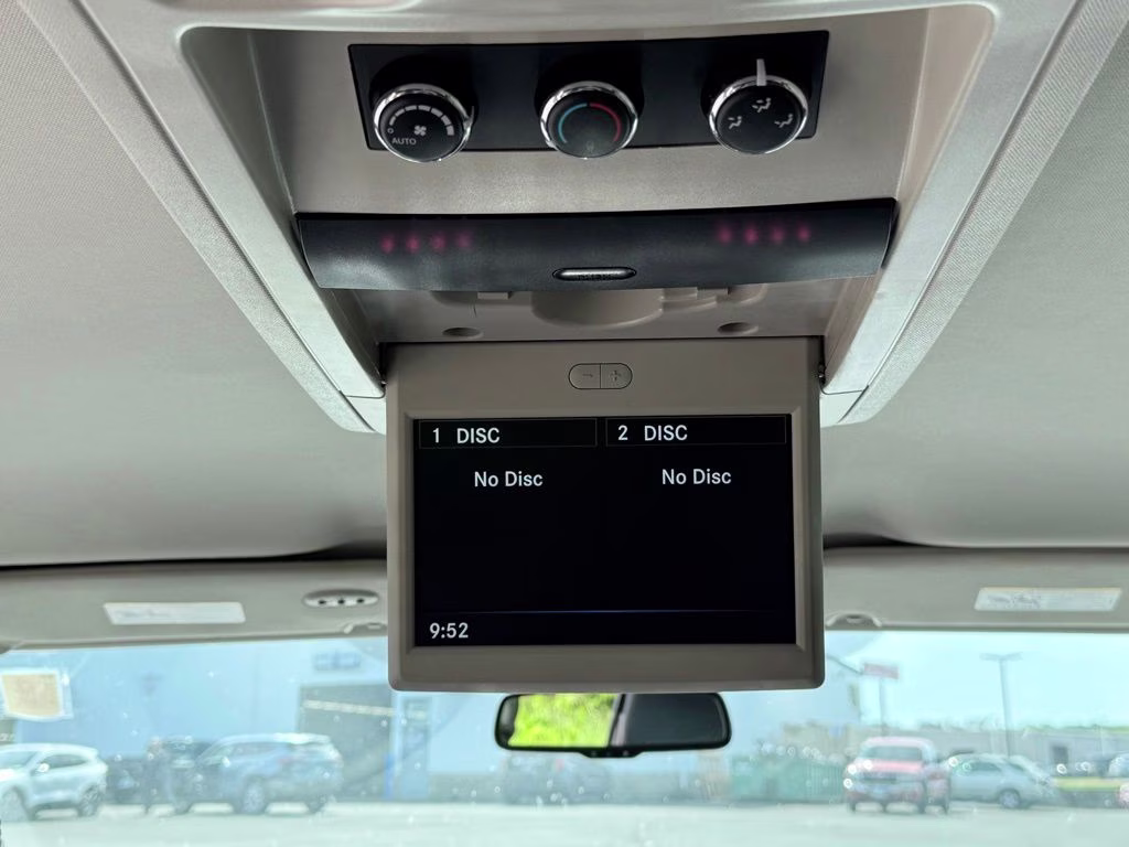 2015 Brilliant Black Crystal Pearlcoat Chrysler Town & Country Touring FWD Van