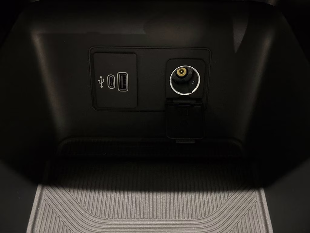 2026 Space White Metallic Ford Explorer Active RWD SUV