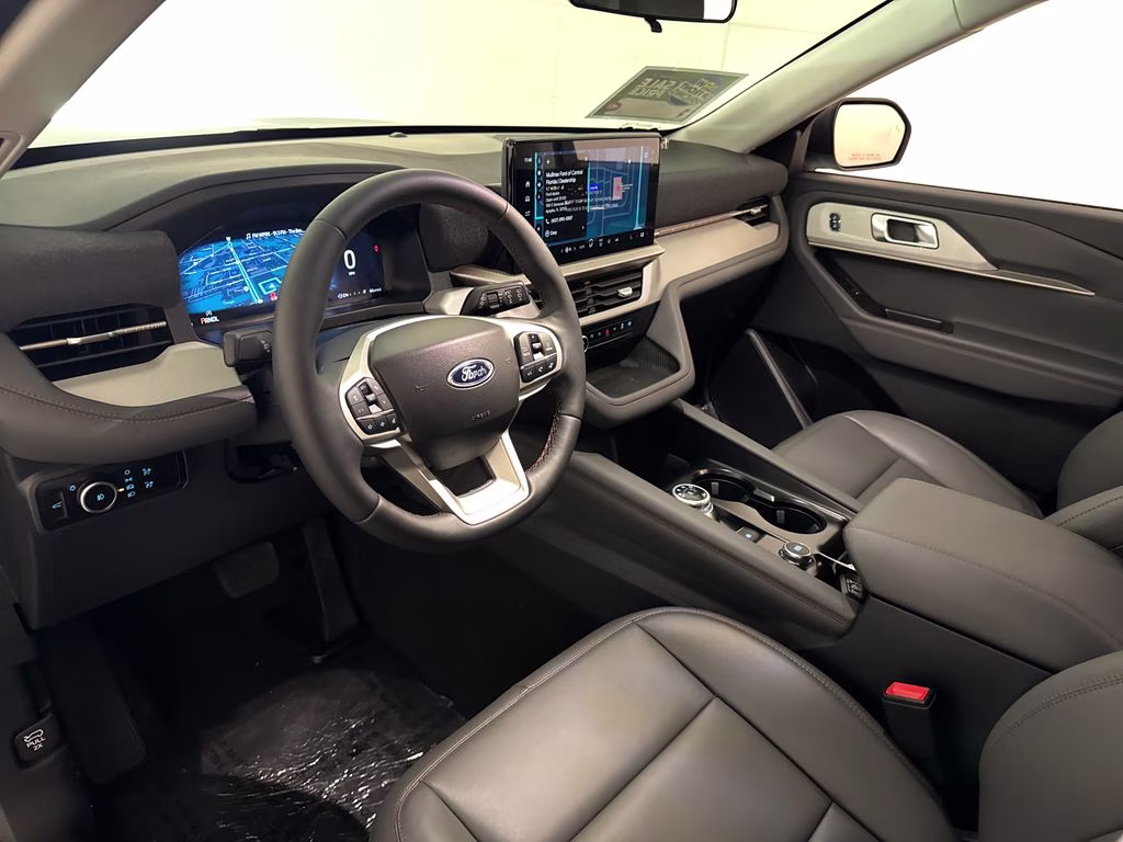 2026 Space White Metallic Ford Explorer Active RWD SUV
