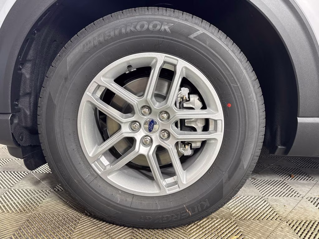 2026 Space White Metallic Ford Explorer Active RWD SUV