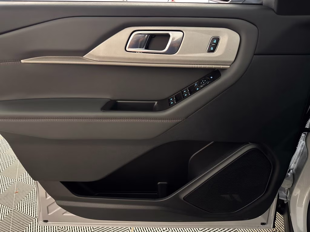 2026 Space White Metallic Ford Explorer Active RWD SUV