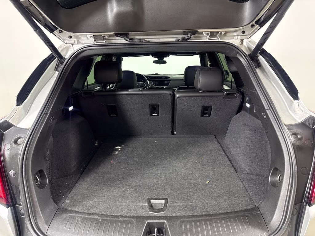 2020 Radiant Silver Metallic Cadillac XT5 Luxury FWD SUV