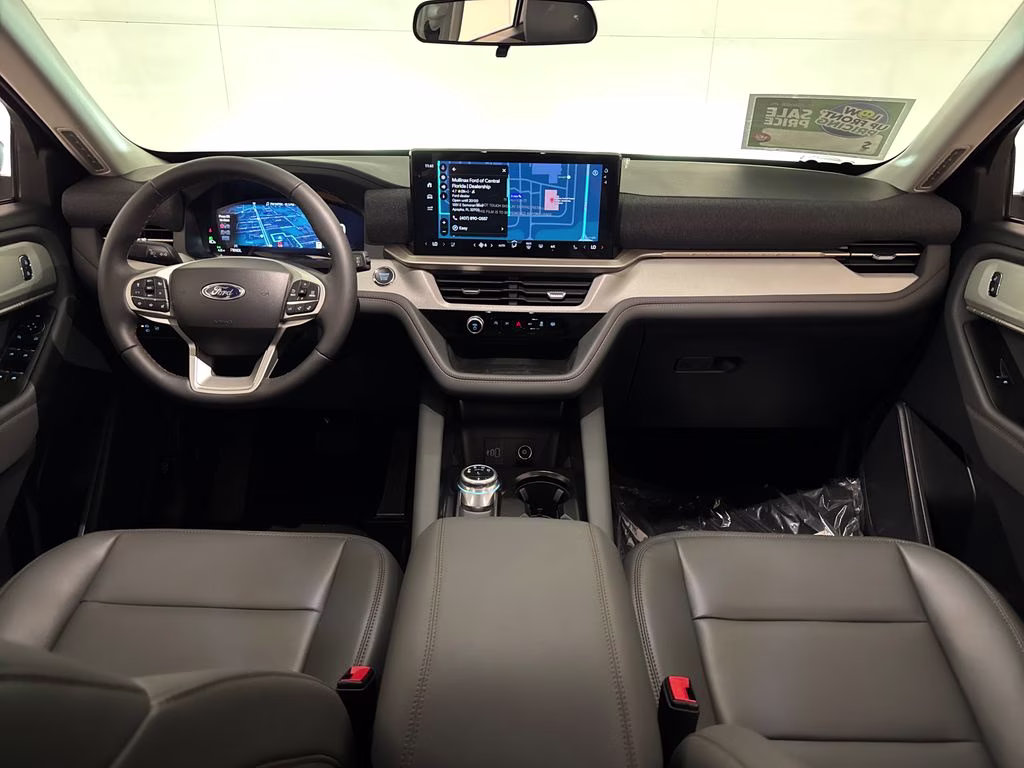2026 Space White Metallic Ford Explorer Active RWD SUV