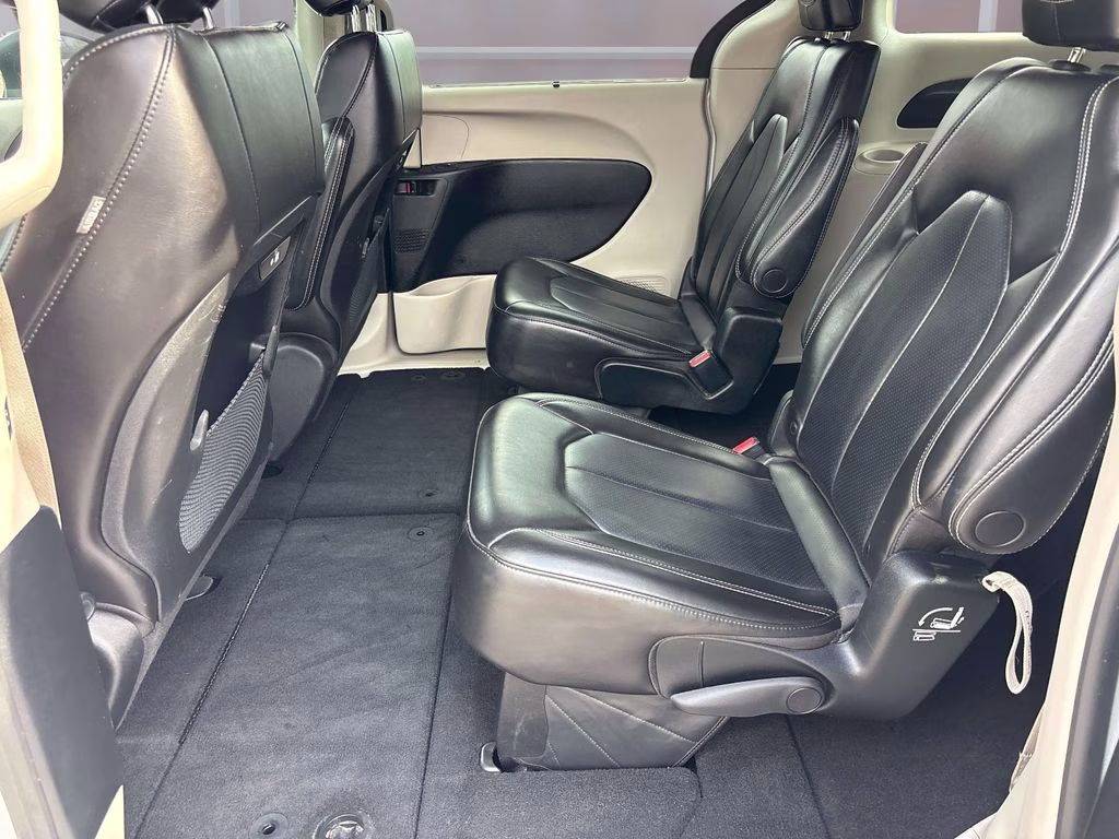 2023 Bright White Clearcoat Chrysler Pacifica Touring L FWD Van