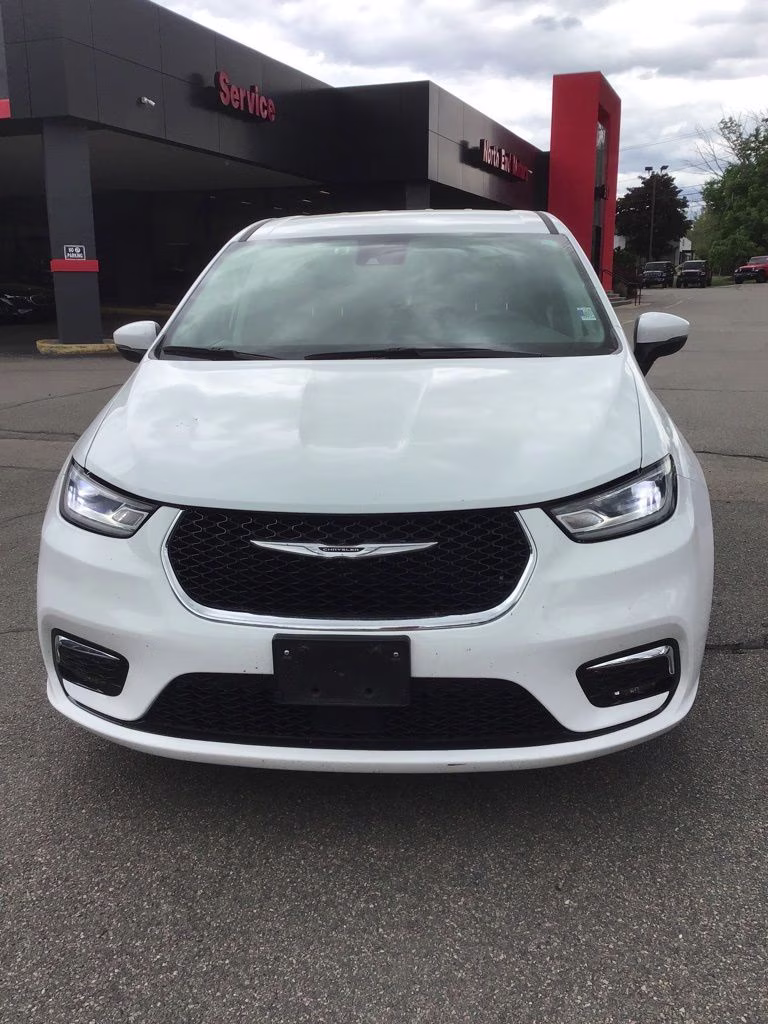 2023 Bright White Clearcoat Chrysler Pacifica Touring L FWD Van