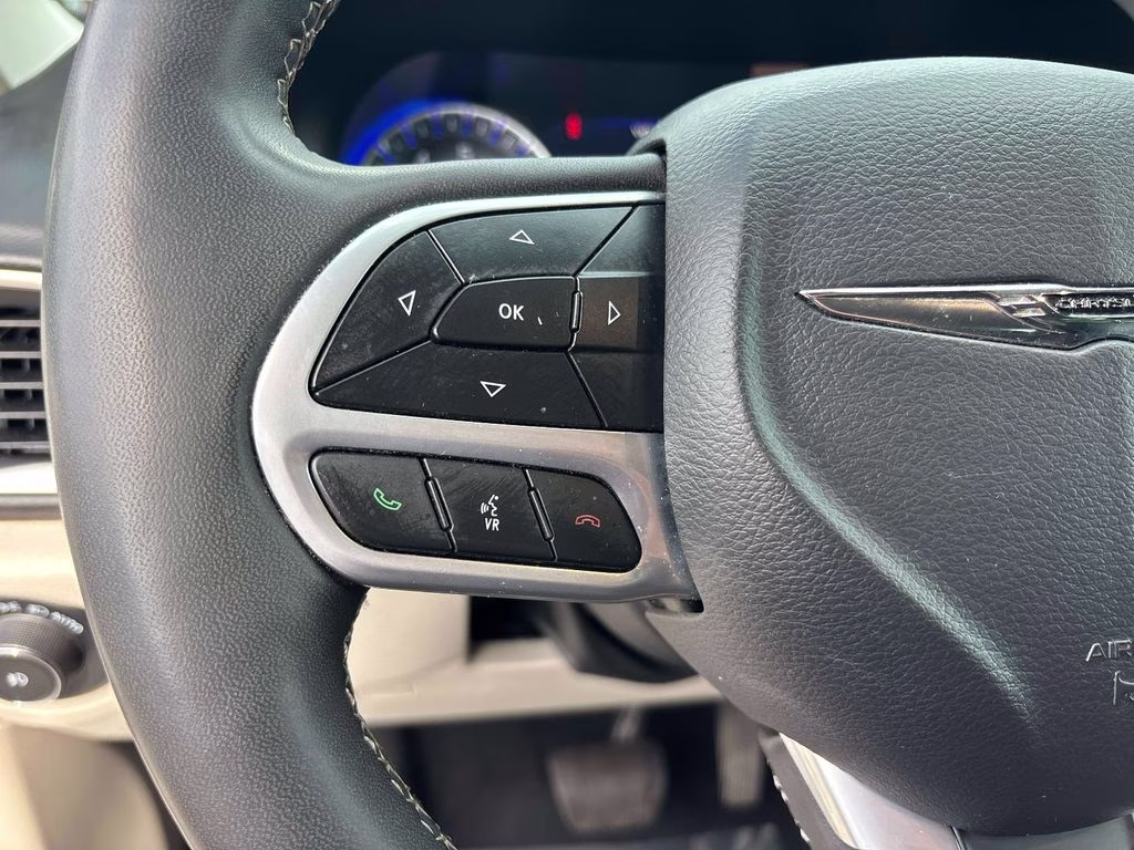 2023 Bright White Clearcoat Chrysler Pacifica Touring L FWD Van