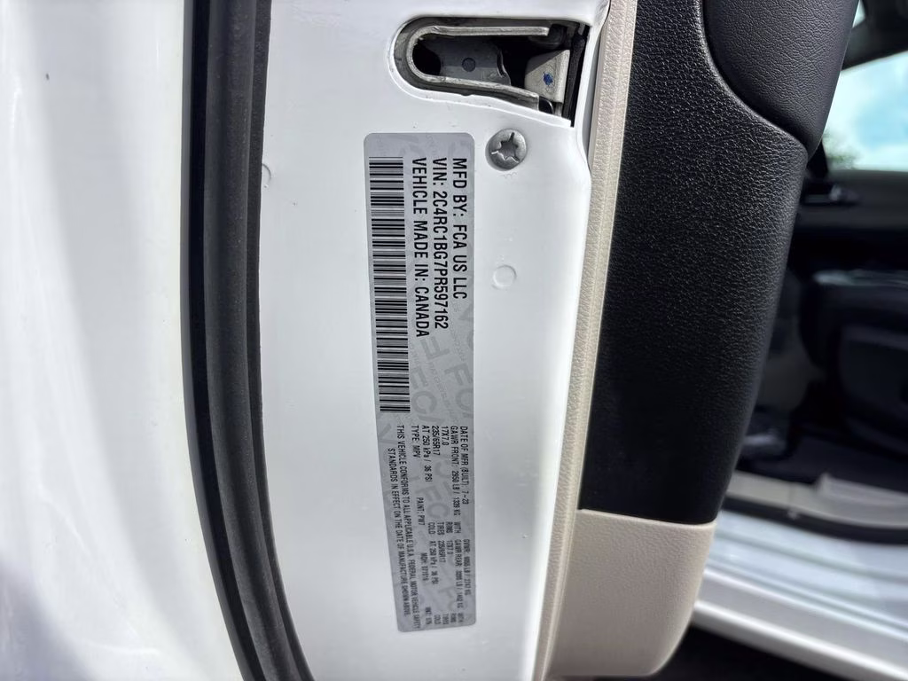 2023 Bright White Clearcoat Chrysler Pacifica Touring L FWD Van