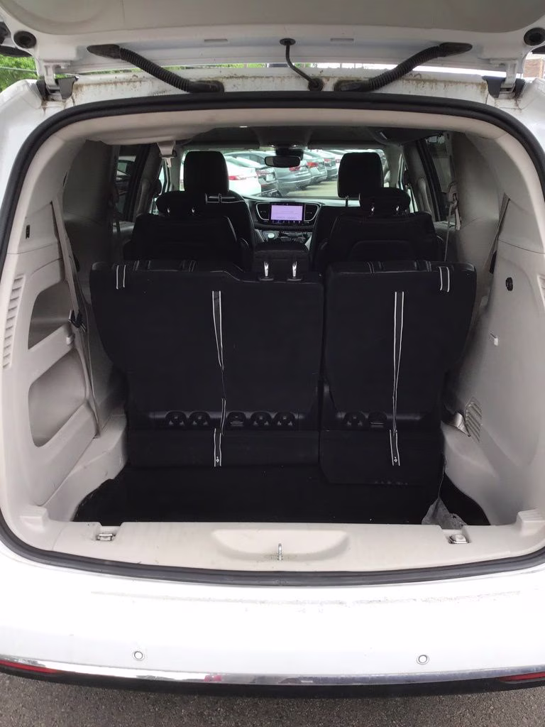 2023 Bright White Clearcoat Chrysler Pacifica Touring L FWD Van