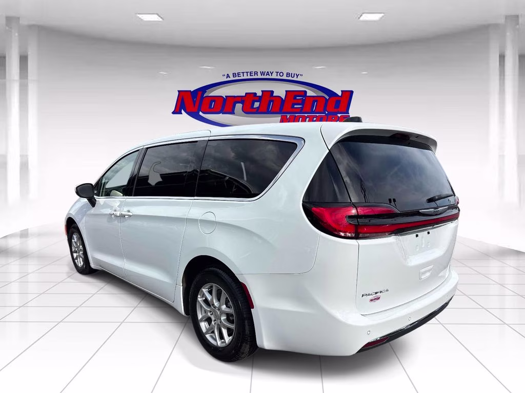 2023 Bright White Clearcoat Chrysler Pacifica Touring L FWD Van