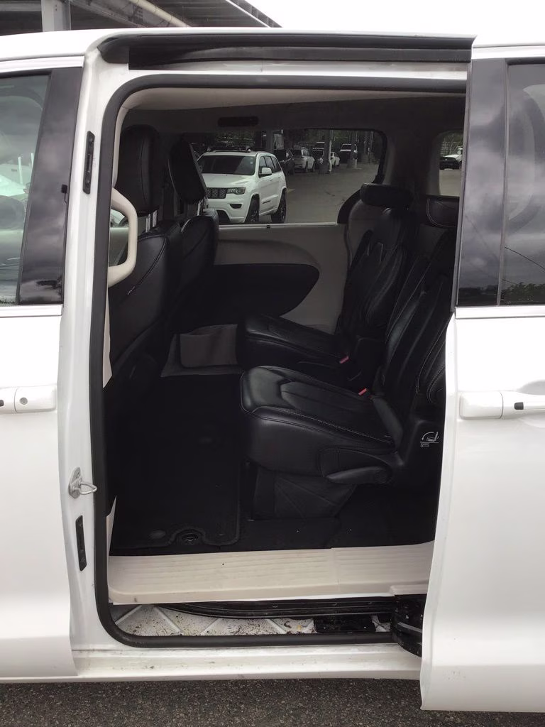 2023 Bright White Clearcoat Chrysler Pacifica Touring L FWD Van