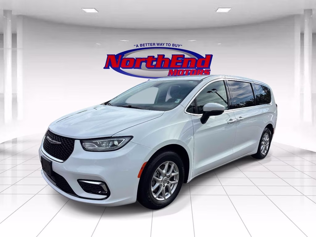2023 Bright White Clearcoat Chrysler Pacifica Touring L FWD Van