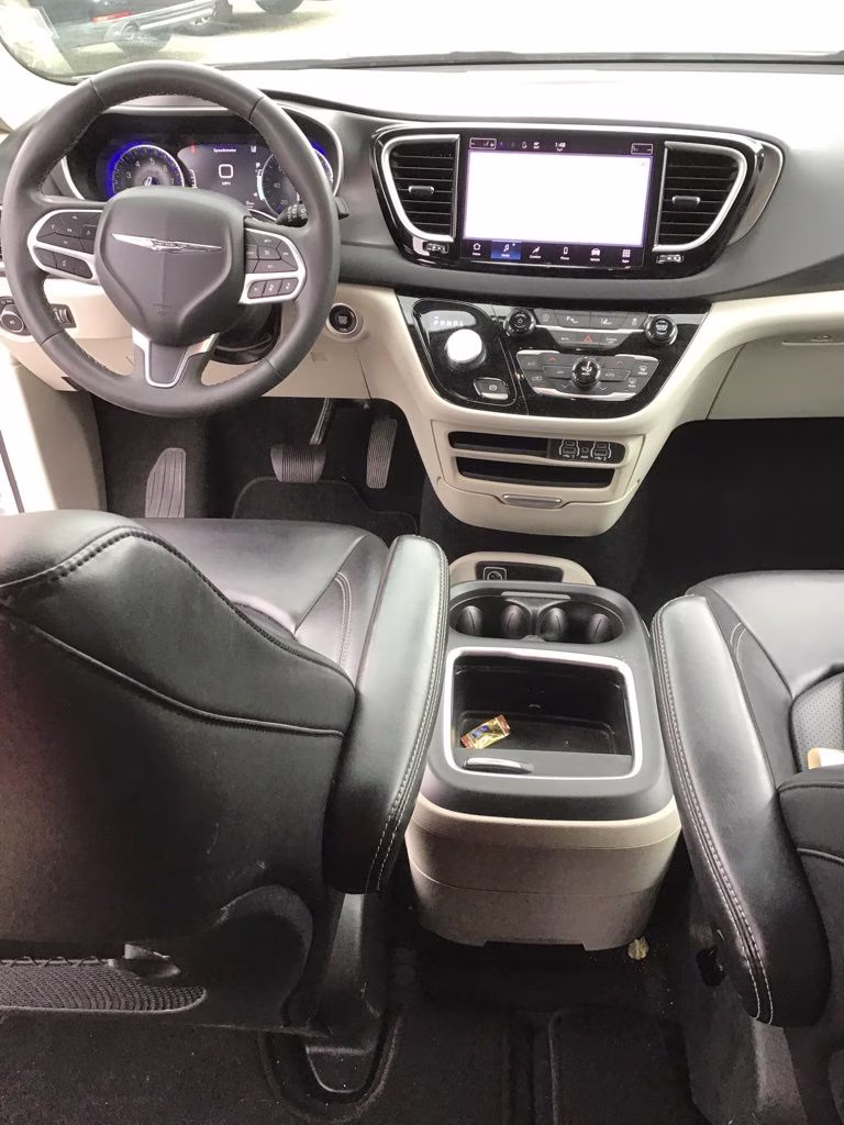 2023 Bright White Clearcoat Chrysler Pacifica Touring L FWD Van
