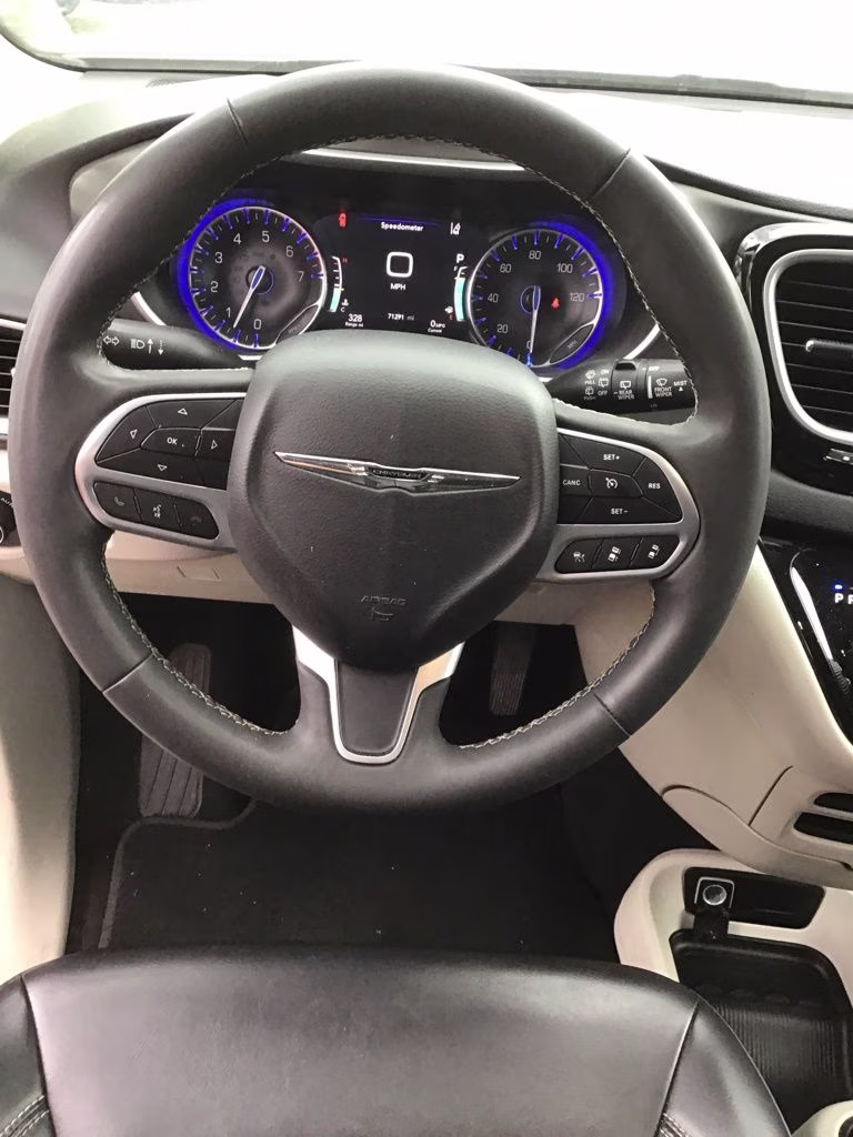 2023 Bright White Clearcoat Chrysler Pacifica Touring L FWD Van