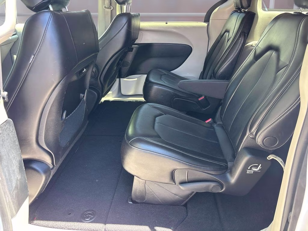 2023 Bright White Clearcoat Chrysler Pacifica Touring L FWD Van