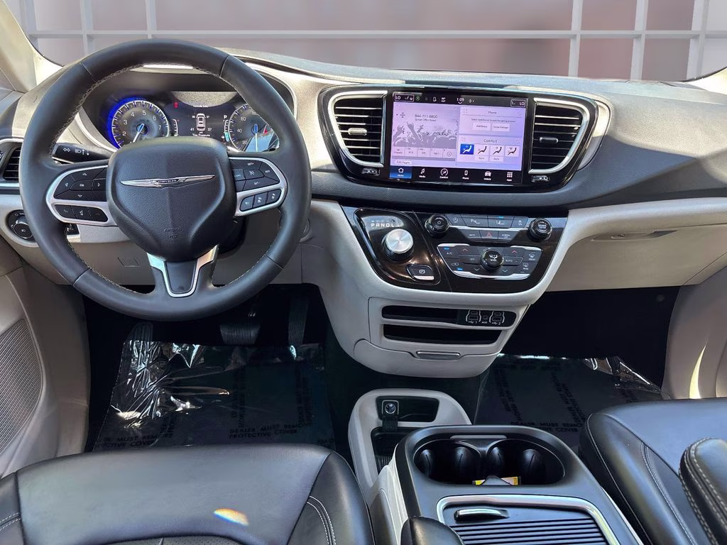 2023 Bright White Clearcoat Chrysler Pacifica Touring L FWD Van