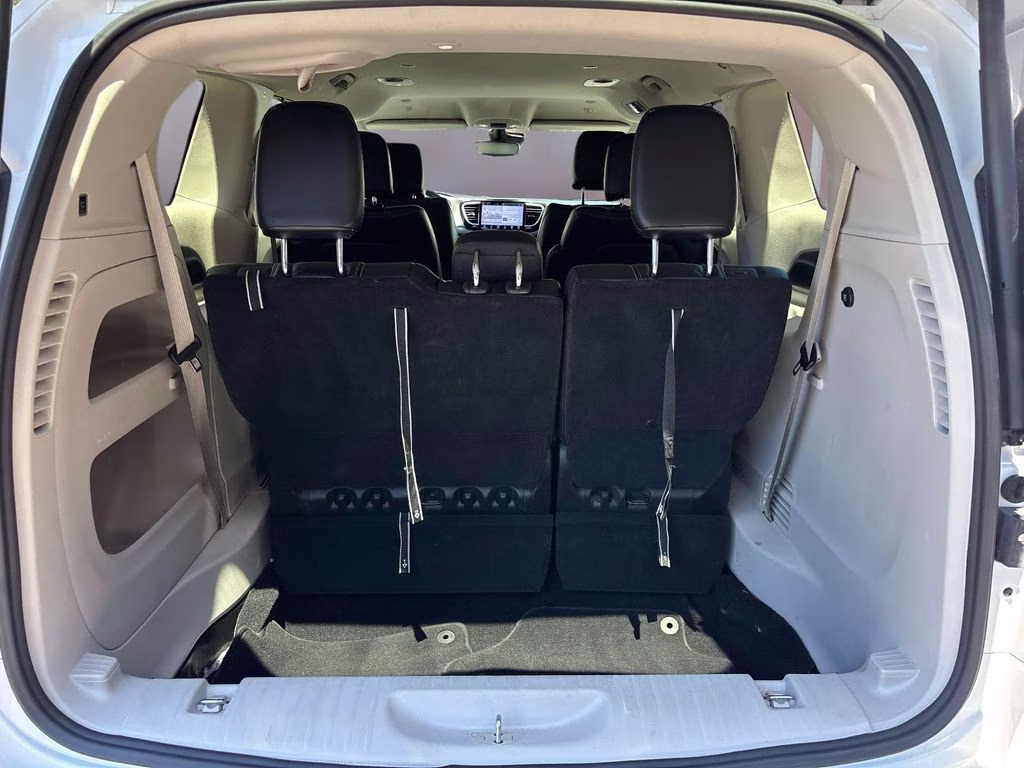 2023 Bright White Clearcoat Chrysler Pacifica Touring L FWD Van