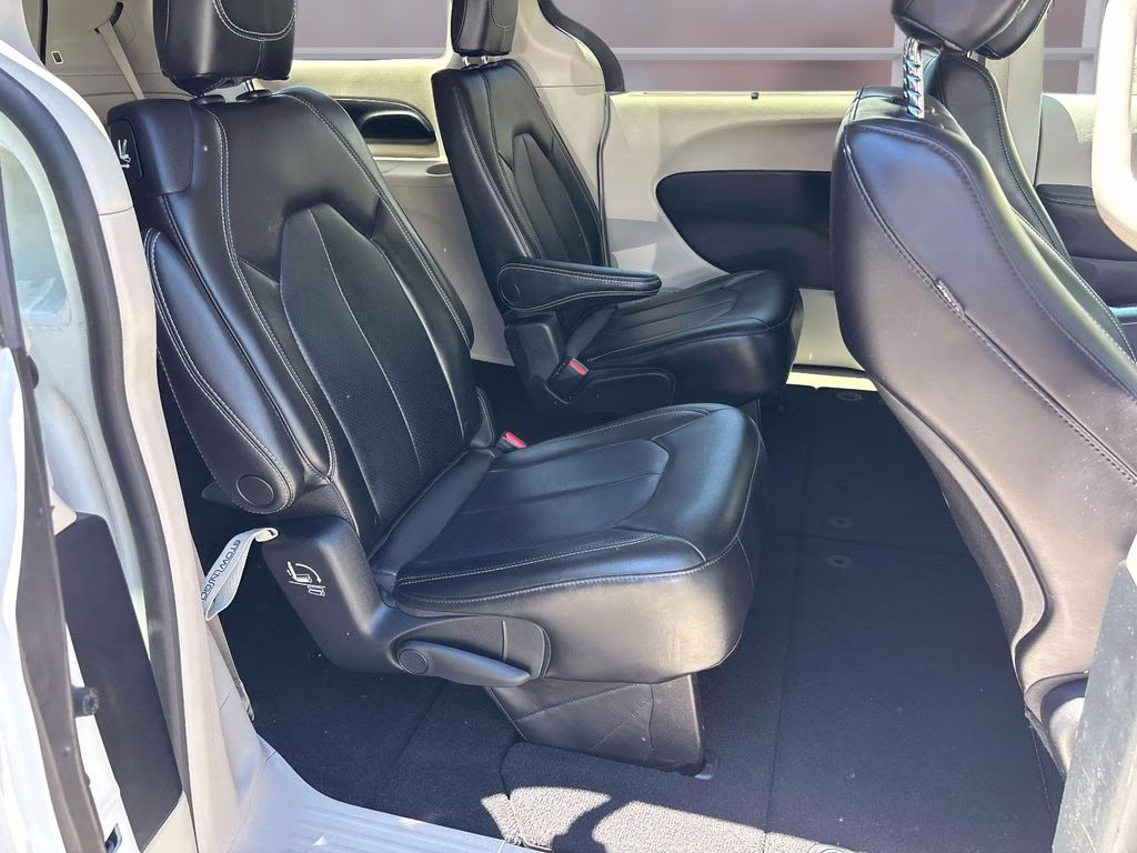 2023 Bright White Clearcoat Chrysler Pacifica Touring L FWD Van