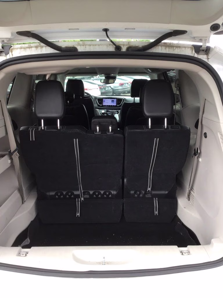 2023 Bright White Clearcoat Chrysler Pacifica Touring L FWD Van