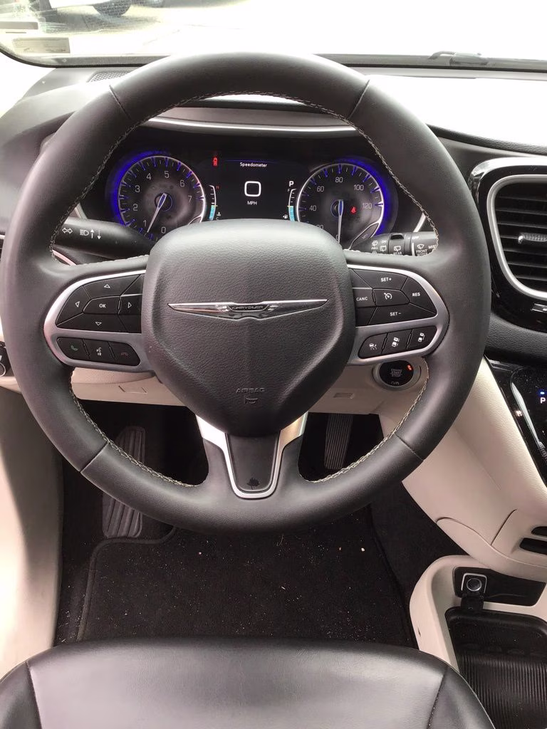 2023 Bright White Clearcoat Chrysler Pacifica Touring L FWD Van