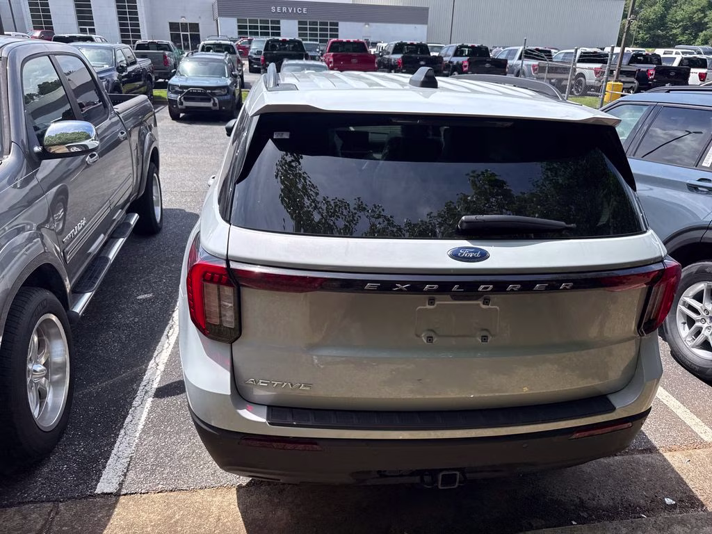 2026 Space White Metallic Ford Explorer Active RWD SUV