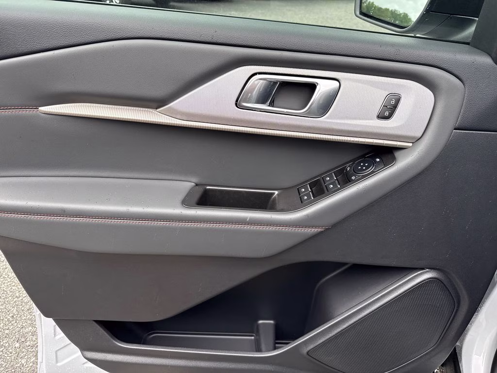 2026 Space White Metallic Ford Explorer Active RWD SUV
