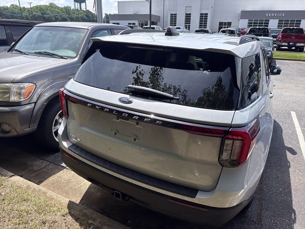 2026 Space White Metallic Ford Explorer Active RWD SUV