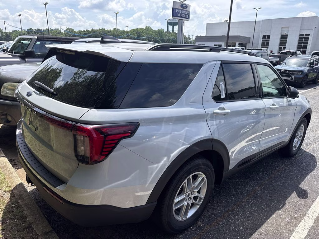 2026 Space White Metallic Ford Explorer Active RWD SUV
