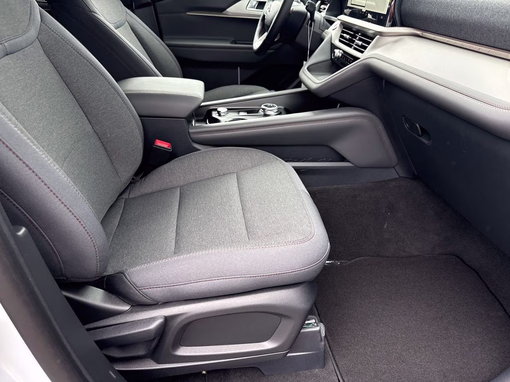 2026 Space White Metallic Ford Explorer Active RWD SUV