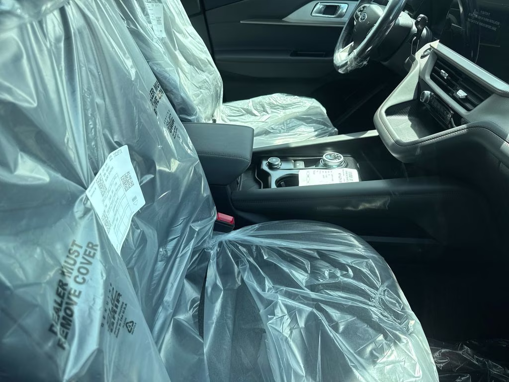 2026 Space White Metallic Ford Explorer Active RWD SUV