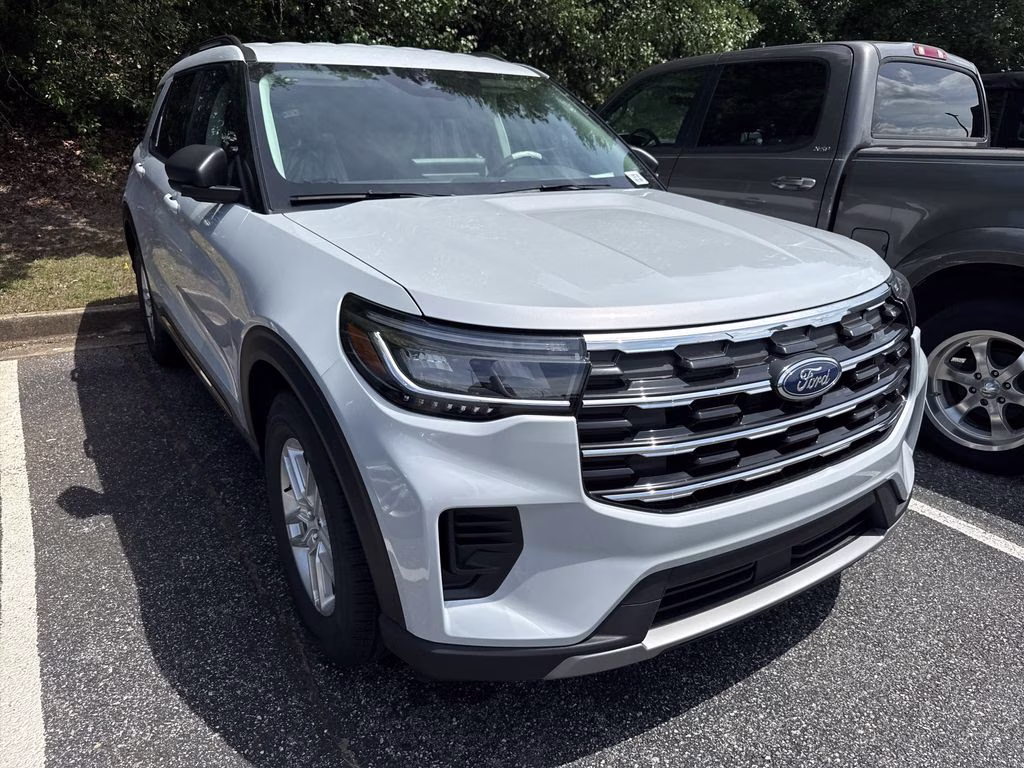 2026 Space White Metallic Ford Explorer Active RWD SUV
