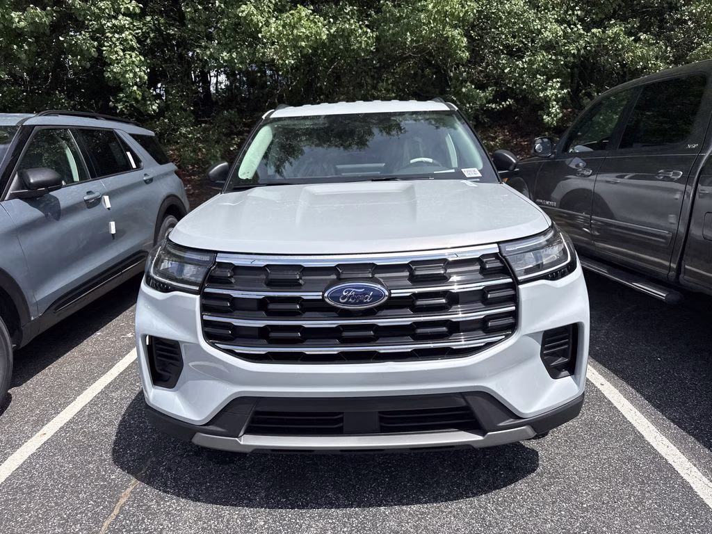 2026 Space White Metallic Ford Explorer Active RWD SUV