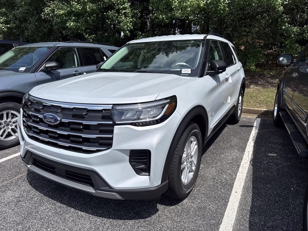 2026 Space White Metallic Ford Explorer Active RWD SUV