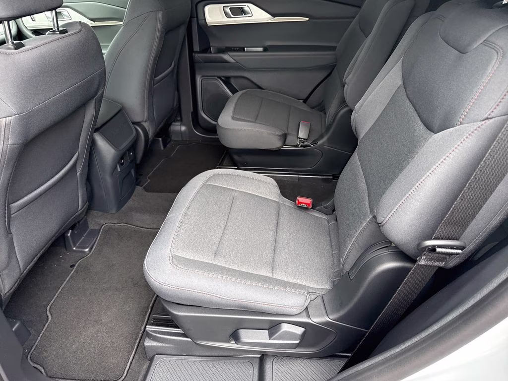 2026 Space White Metallic Ford Explorer Active RWD SUV