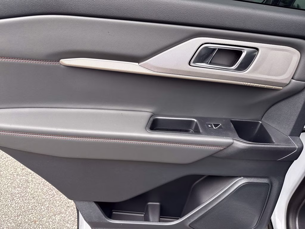 2026 Space White Metallic Ford Explorer Active RWD SUV