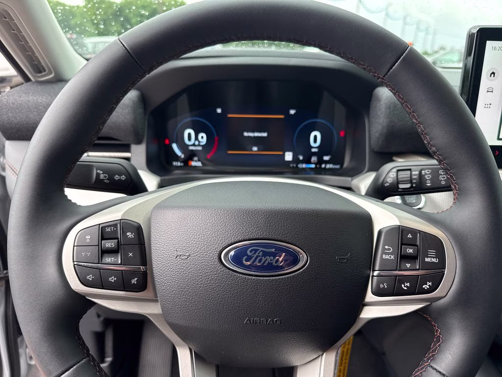 2026 Space White Metallic Ford Explorer Active RWD SUV