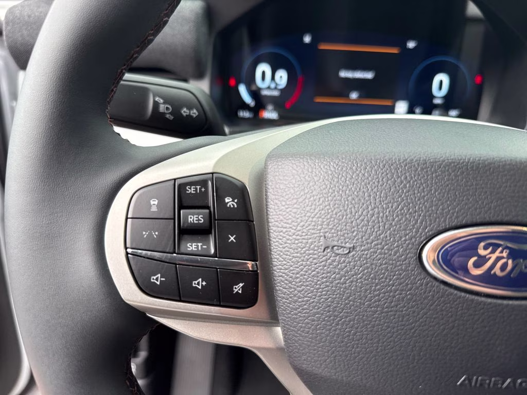 2026 Space White Metallic Ford Explorer Active RWD SUV